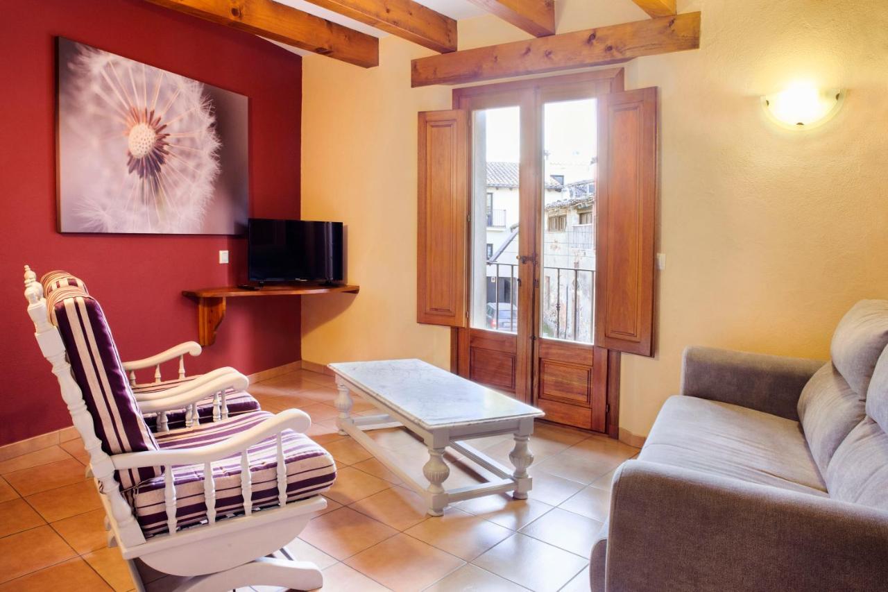 Allotjaments Placa Major-Grevol Santa Pau Bagian luar foto
