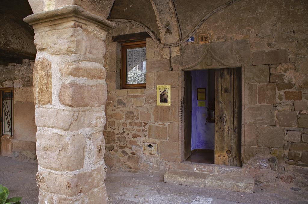 Allotjaments Placa Major-Grevol Santa Pau Ruang foto